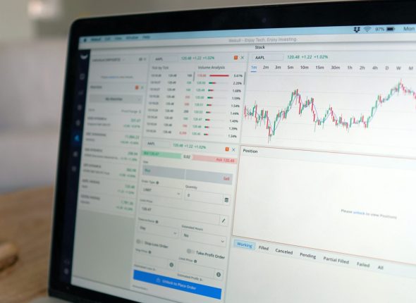 pexels-mayofi-5912328